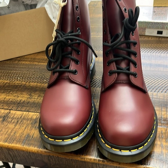 CHERRY RED Dr Martens NIB - Picture 2 of 7